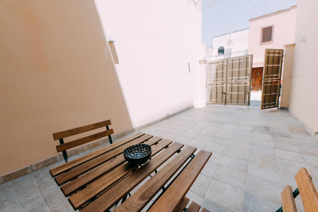 Bed Casa Vacanza Via Gallipoli - Corte Bari Brindisi Exteriör bild